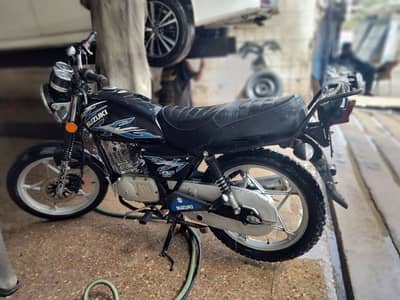 Suzuki GS 150 SE 2016 last month Model 2017
