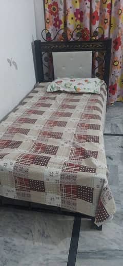 Single iron bed