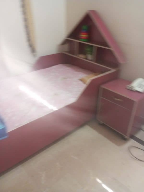 pink baby bed for sale 1