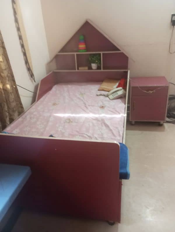 pink baby bed for sale 7