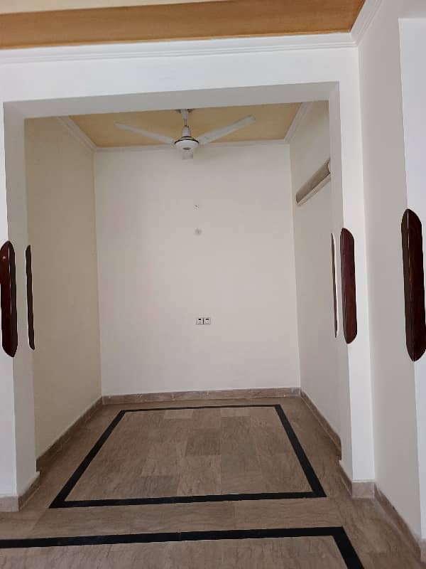 1 Kanal Upper Portion 3 Bedrooms For Rent 2