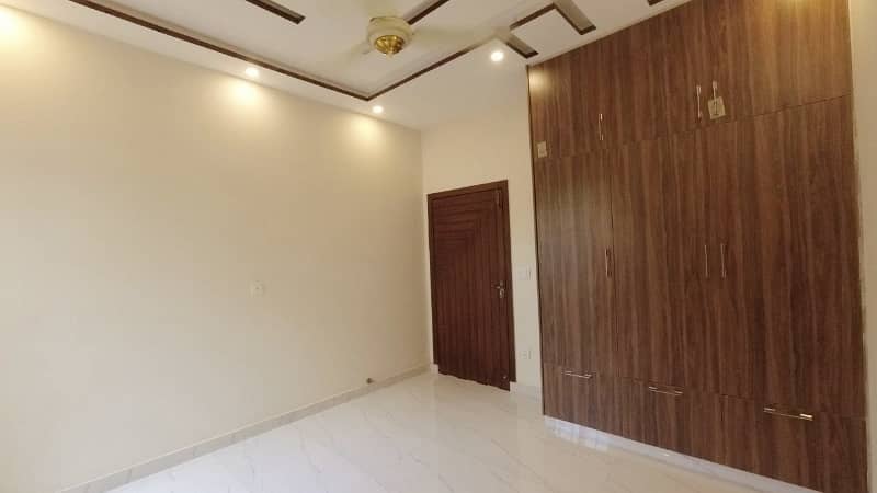 Modern Style House For Sale 10