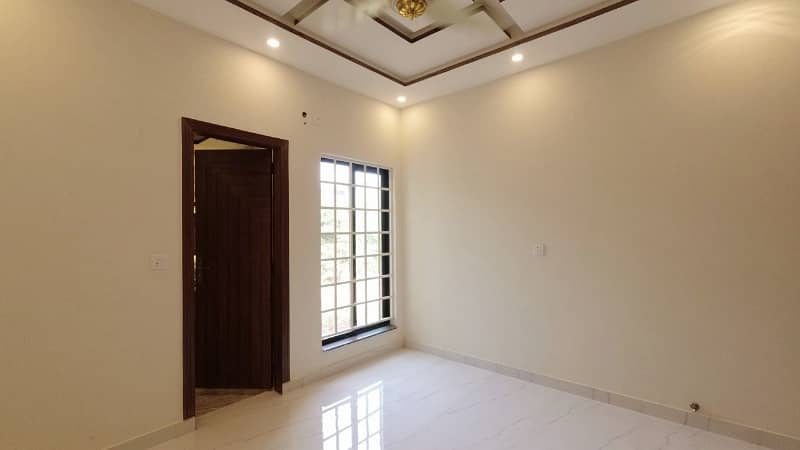 Modern Style House For Sale 24