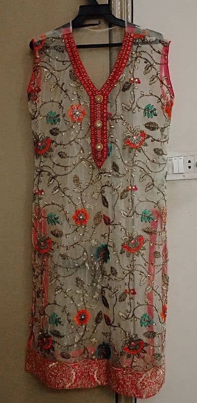 4 piece maxi dress with full embroidery. Perfect condition. 2