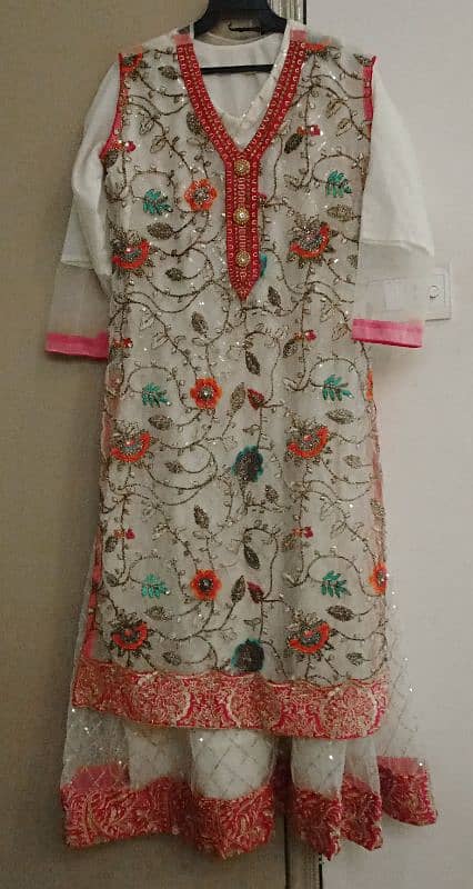 4 piece maxi dress with full embroidery. Perfect condition. 4