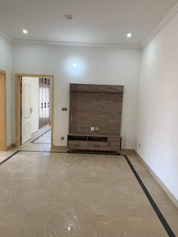 EXCELLENT HOUSE COMPLETE UNIT FOR RENT 21