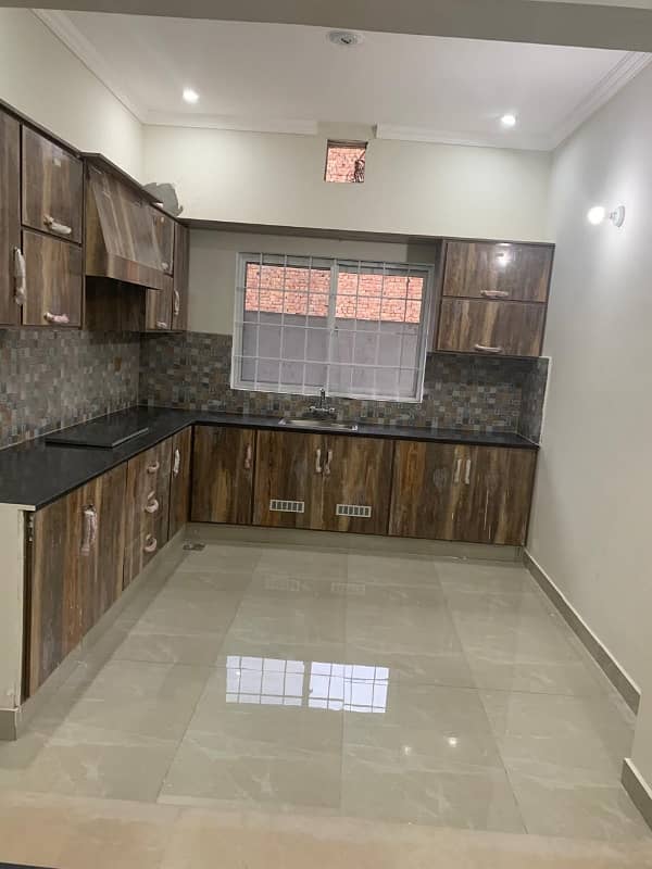 EXCELLENT HOUSE COMPLETE UNIT FOR RENT 24