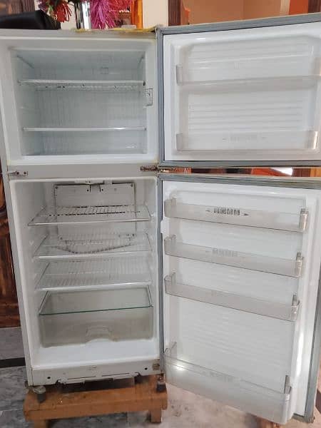 Dawlance Refrigerator For Sale 4