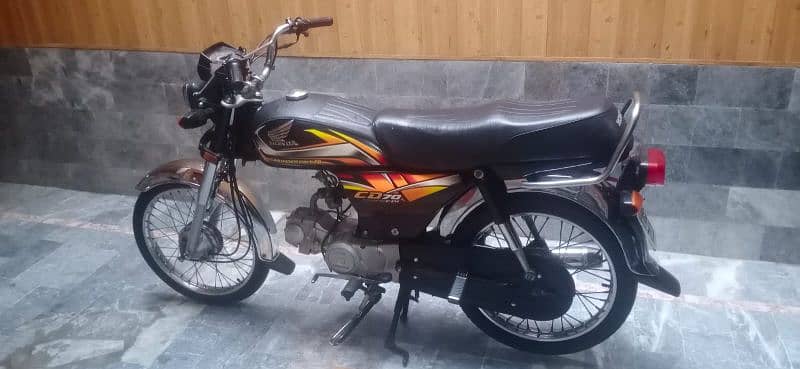 Honda CD-70 Model 2022 6