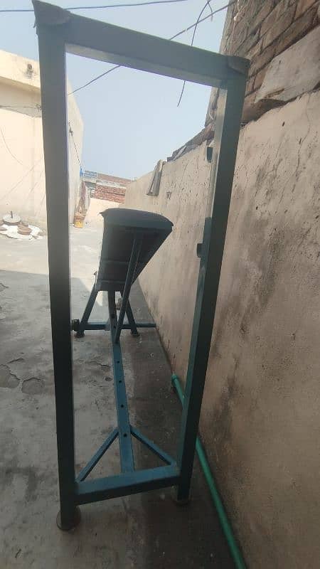 gym bench in very good condition, gym accessories 2