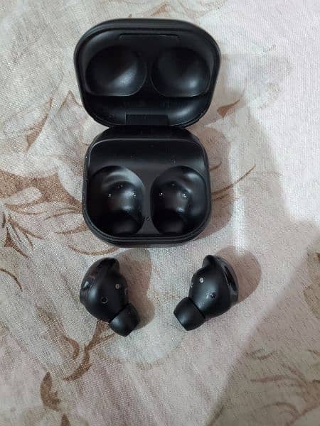 Samsung SM-R190 earbuds 2