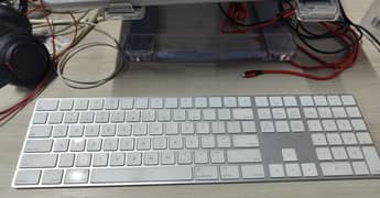 Apple Magic 2 Keyboard with numeric pad chargeable