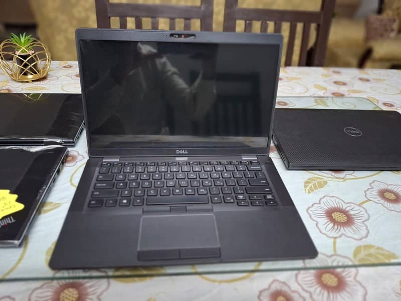 Dell Latitude 5400 Core i5 Gen: 8th RAM: 8GB DDR4 2400mhz SSD: 256 GB 1