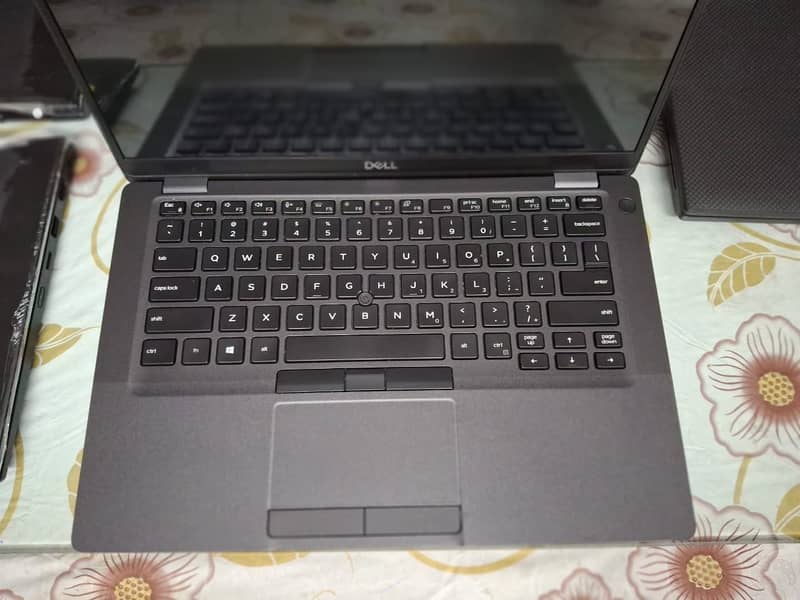 Dell Latitude 5400 Core i5 Gen: 8th RAM: 8GB DDR4 2400mhz SSD: 256 GB 4