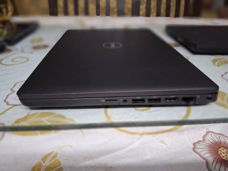 Dell Latitude 5400 Core i5 Gen: 8th RAM: 8GB DDR4 2400mhz SSD: 256 GB 5