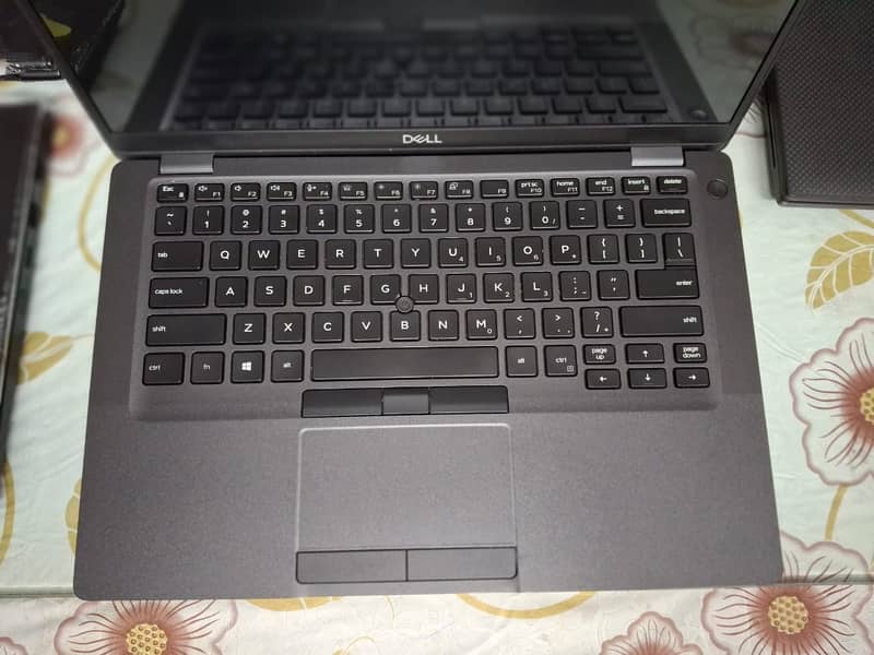 Dell Latitude 5400 Core i5 Gen: 8th RAM: 8GB DDR4 2400mhz SSD: 256 GB 8