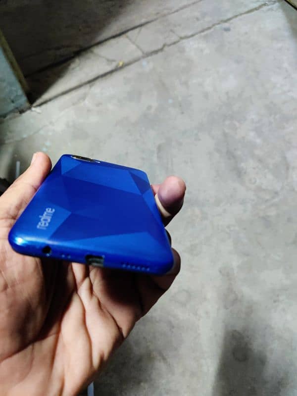 realme c2, single handed use mobile. complete ok mobile 0