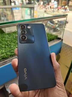 vivo y100