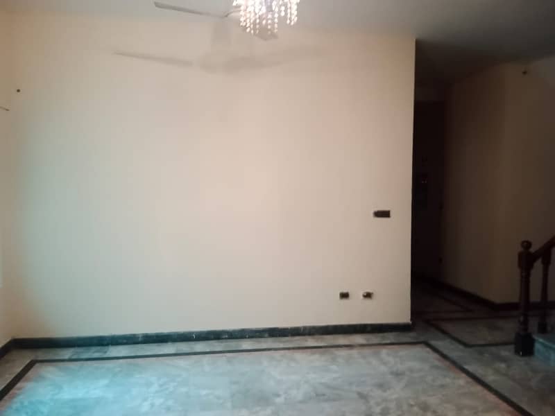 2 KANAL Separate Gate Upper Portion Is Available For Rent In Dha Phase 3 Near McDonald's Y Block 5