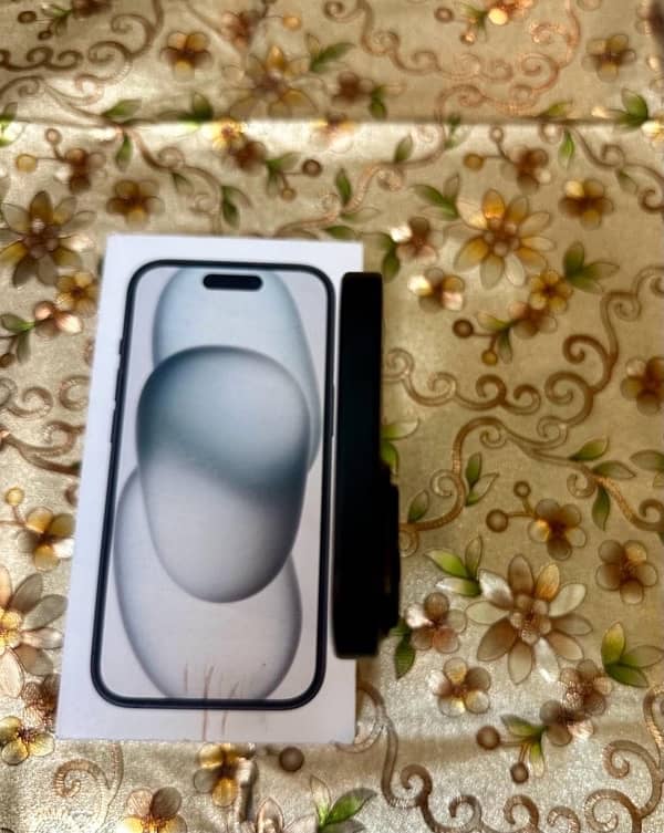 iPhone 15 (PTA Approved) 128gb With Box Cable 2