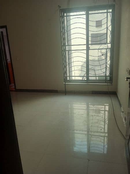 upper  floor for rent contact 0302 4543835 facing park 8