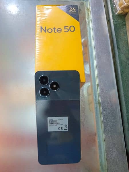 urgent sale. . . . real me note 50 4/128 all ok with all saman 7