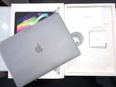 Macbook Pro m2 8/256 GB