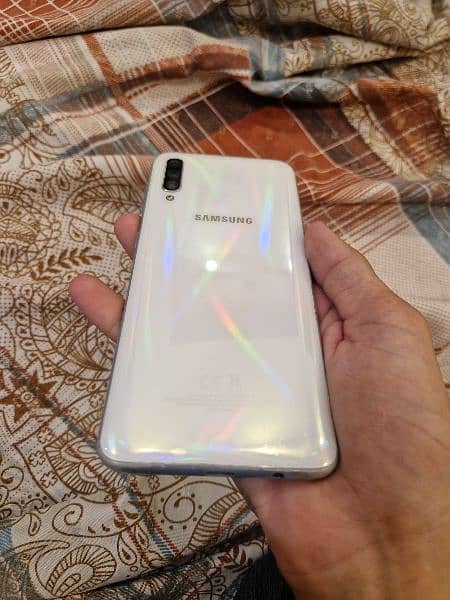 Samsung A70 4