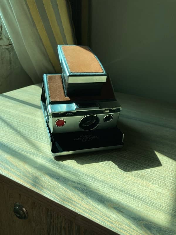 Polaroid Sx-70 lanscape camera (antique) 0