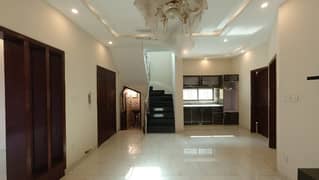 Prime Location House Of 20 Marla Is Available In Contemporary Neighborhood Of EME Society