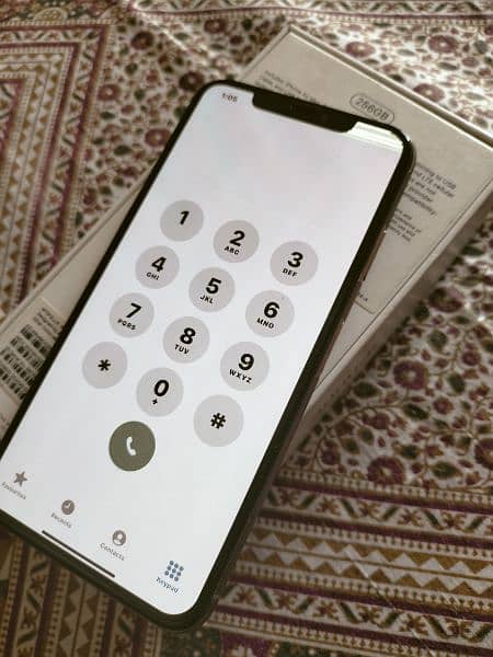 Iphone xs Max approved with box 8