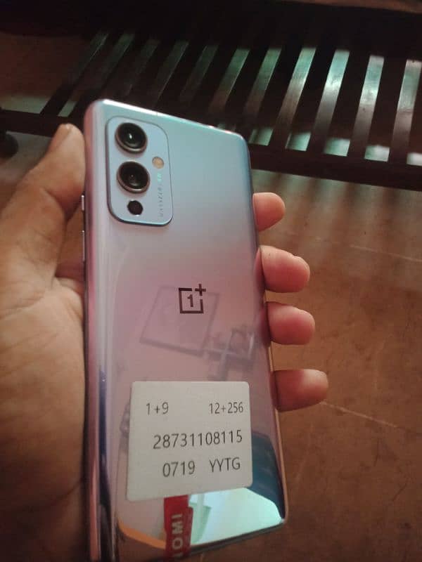 OnePlus 9 4