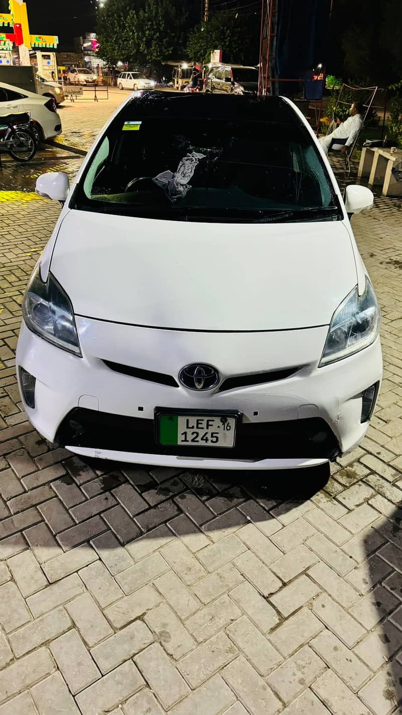 Toyota Prius 2013 model, import 2016. S led package. 6