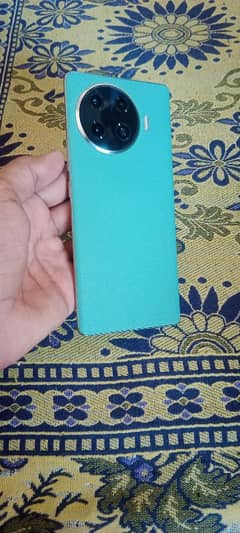 Tecno spark 20 pro plus 8/256 Full box with charger