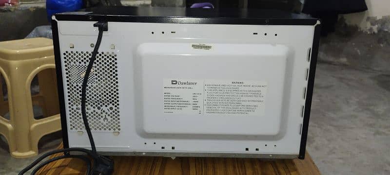 Dawlance DW-133-G is a 30-liter grilling microwave oven 4