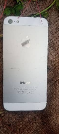 i phone 5 non pta all ok hai jis bhai na lana wo contact kry 0