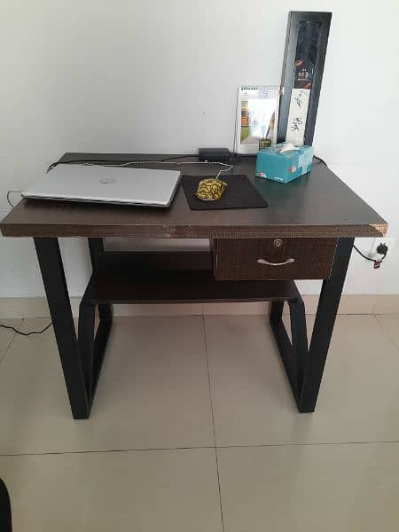 study table 0