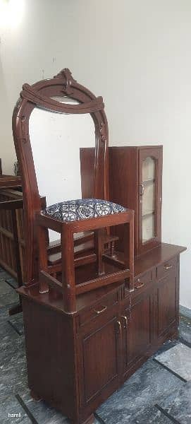 Dressing Table with Tool and Jayenamz 0