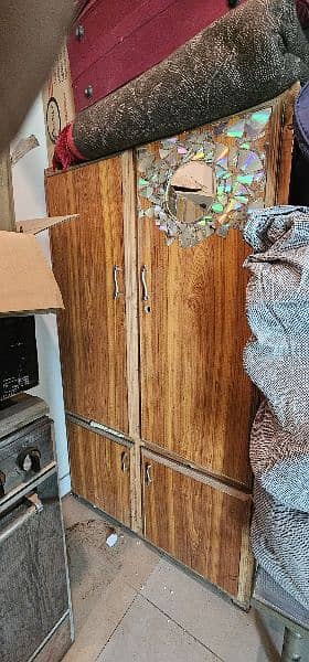 4 Door Wooden Wardrobe | Urgent selling 2