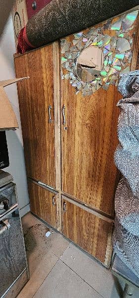 4 Door Wooden Wardrobe | Urgent selling 3