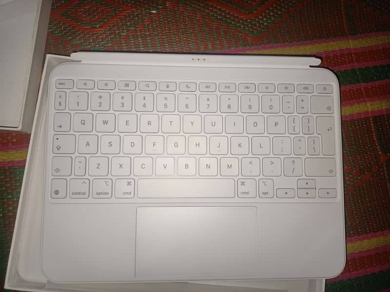 Ipad Magic Keyboard Folio 0