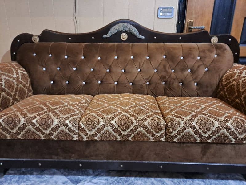 Brown Crown sofa set 6 seater 2