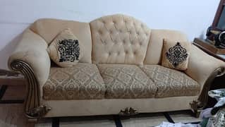 6 Months Used Sofa Set in 10/10 condition