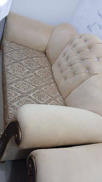 6 Months Used Sofa Set in 10/10 condition 1