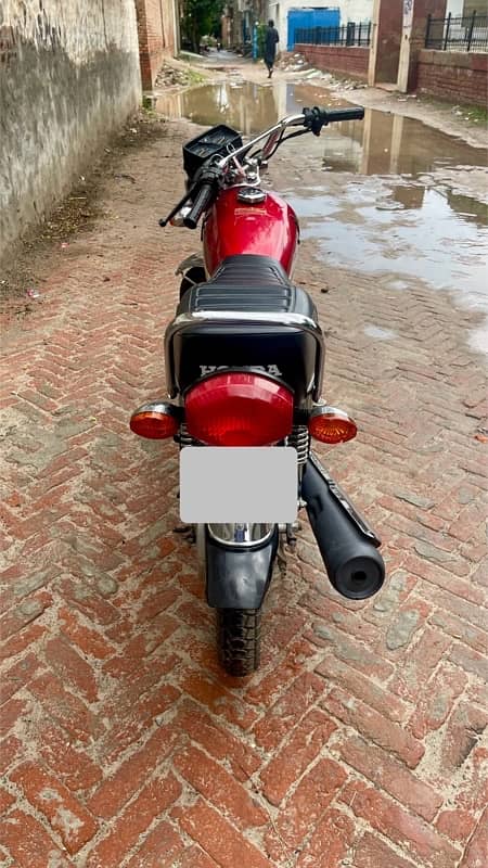 Honda 125 Special Edition (2021) 3