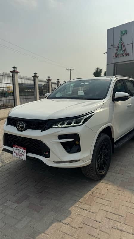 Toyota Fortuner Legender GR SPORT 8