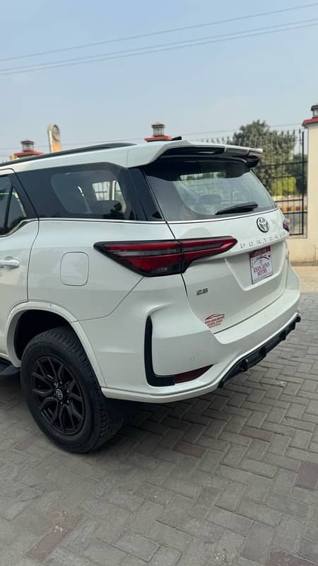 Toyota Fortuner Legender GR SPORT 9