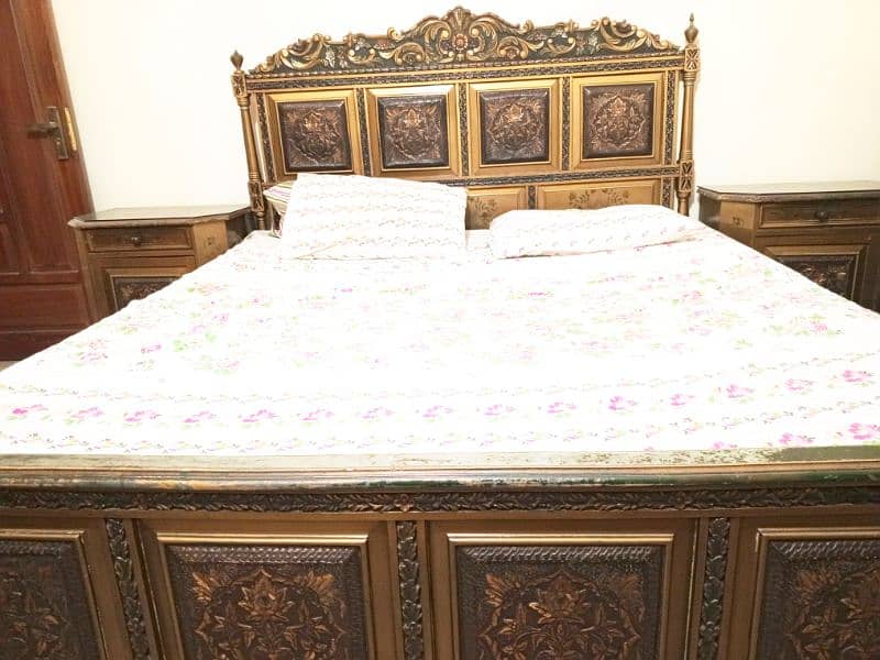 Bed set for sale (side tables, dressing table and bed) 6