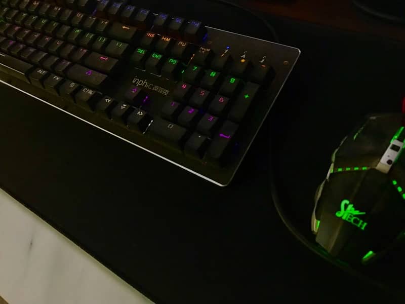 MECHANICAL GAMING KEYBOARD AND GAMING MICE 0