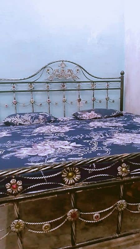 king size iron bed 4